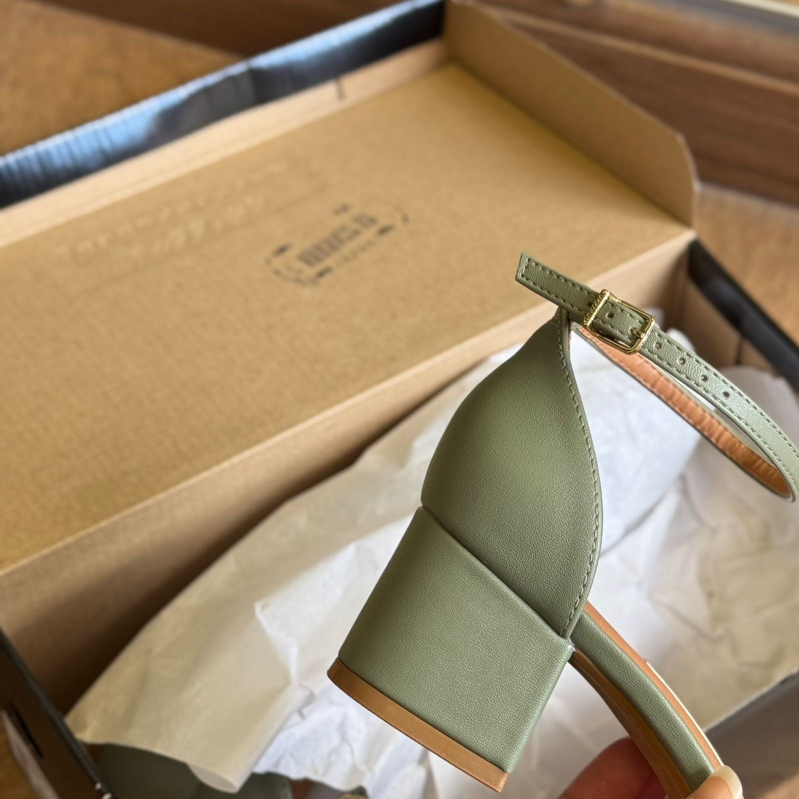 Sandália Vizzano com Bico Fino e Salto Bloco 1220.317