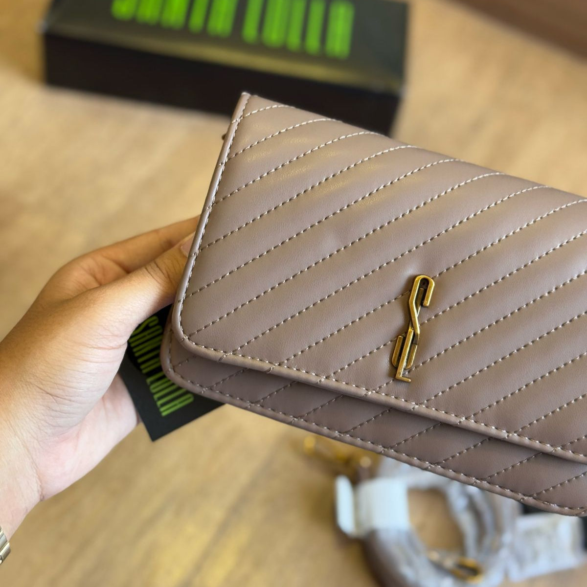 Bolsa Santa Lolla Pequena Soft Transversal  0470.4EE8.037B