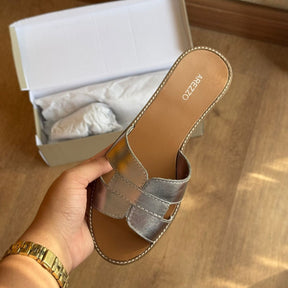 Chinelo Couro Arezzo Essenciais A110570001