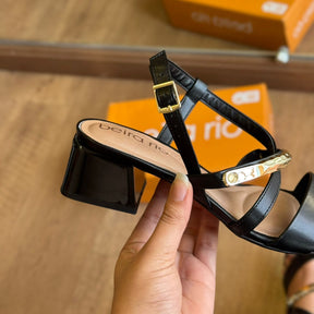 Sandália Beira Rio Salto Bloco Tiras com Detalhe Dourado 8423.236