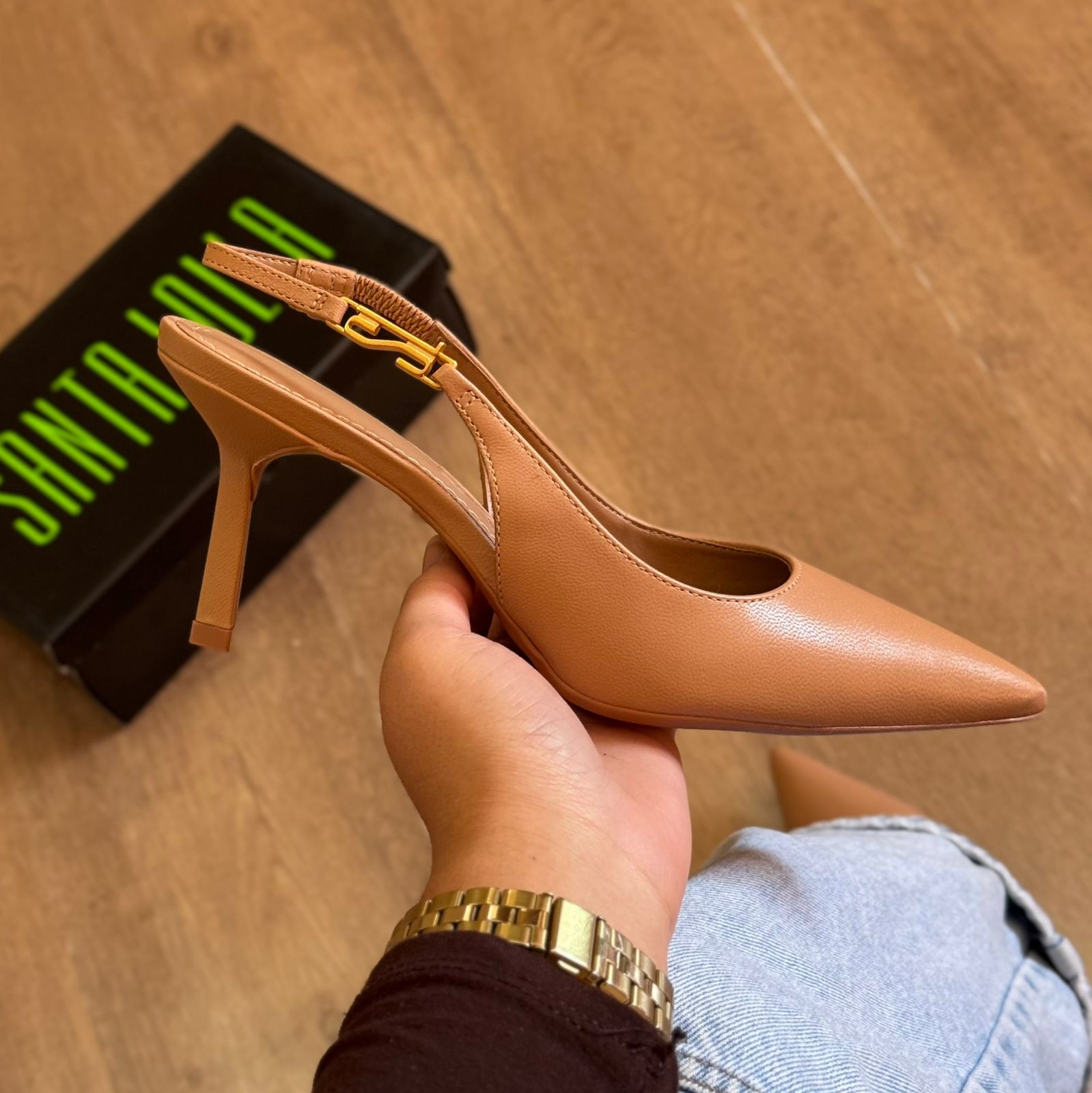 Scarpin Slingback Santa Lolla Verniz Salto Fino Médio 06D1.49EB.0202