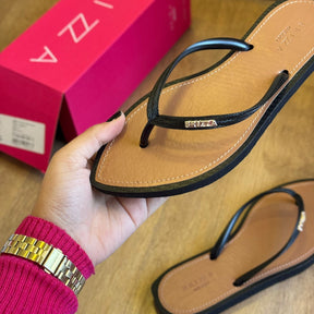 Chinelo de Dedo Arezzo Bico Folha Brizza Z191460002