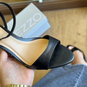 Sandália Salto Arezzo Livre e Solto A139220001