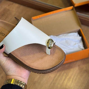 Sandália Papete Beira Rio Detalhe Dourado no Dedo 8524.110