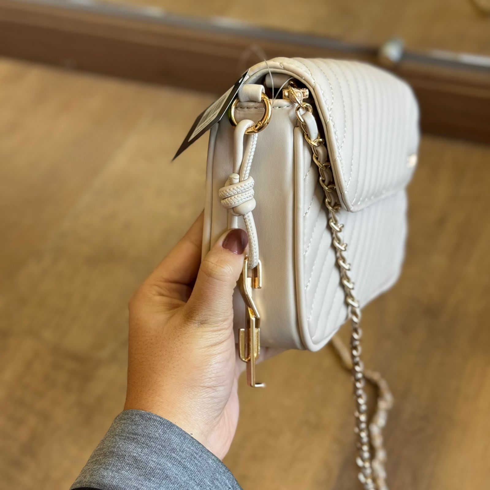 Bolsa Santa Lolla Pequena Soft Alça Corrente Transversal 0452.5475