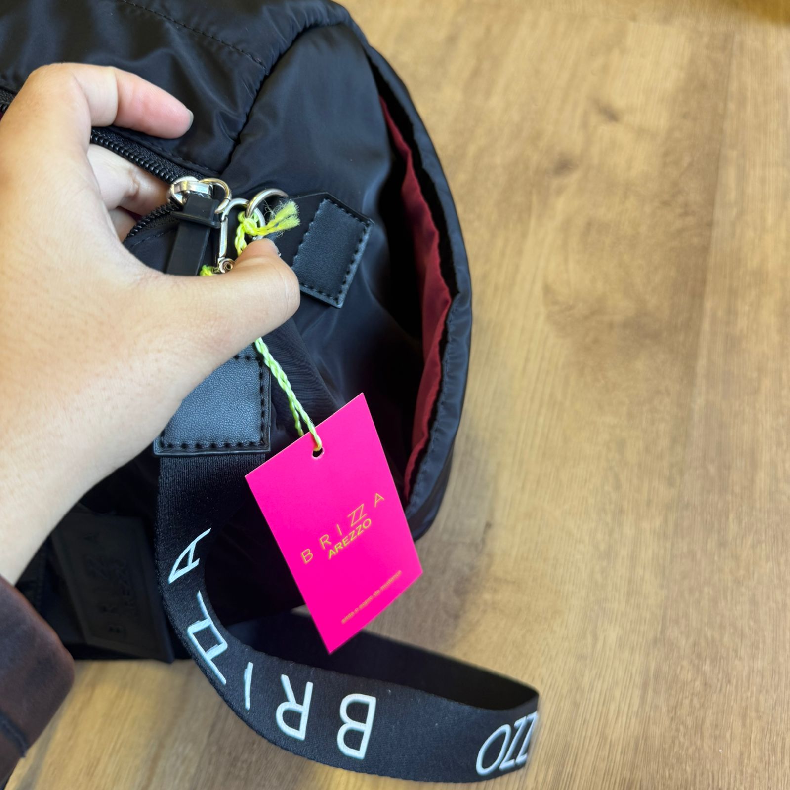 Bolsa Arezzo Grande Jelly Puffer Z195040022