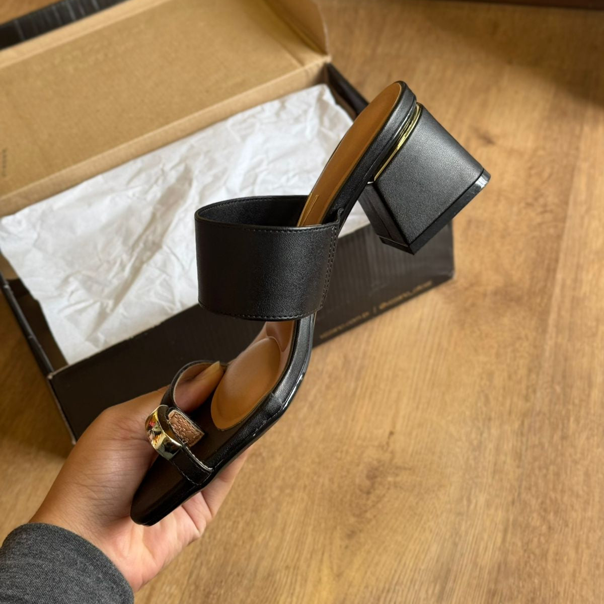 Sandália Vizzano Salto Bloco Hálux Dourado 6428.148