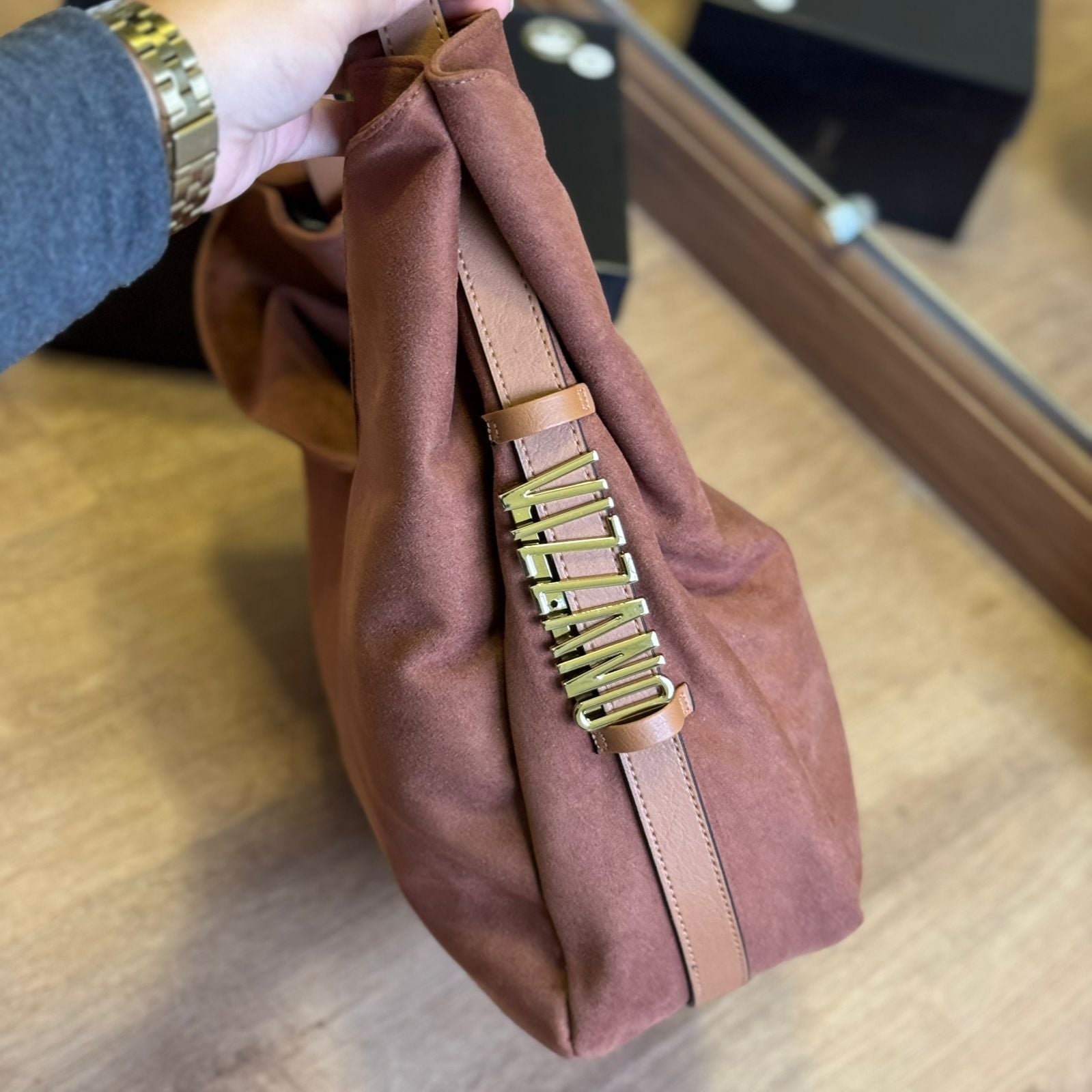 Bolsa Vizzano Detalhe Escrita da Marca 10104.1