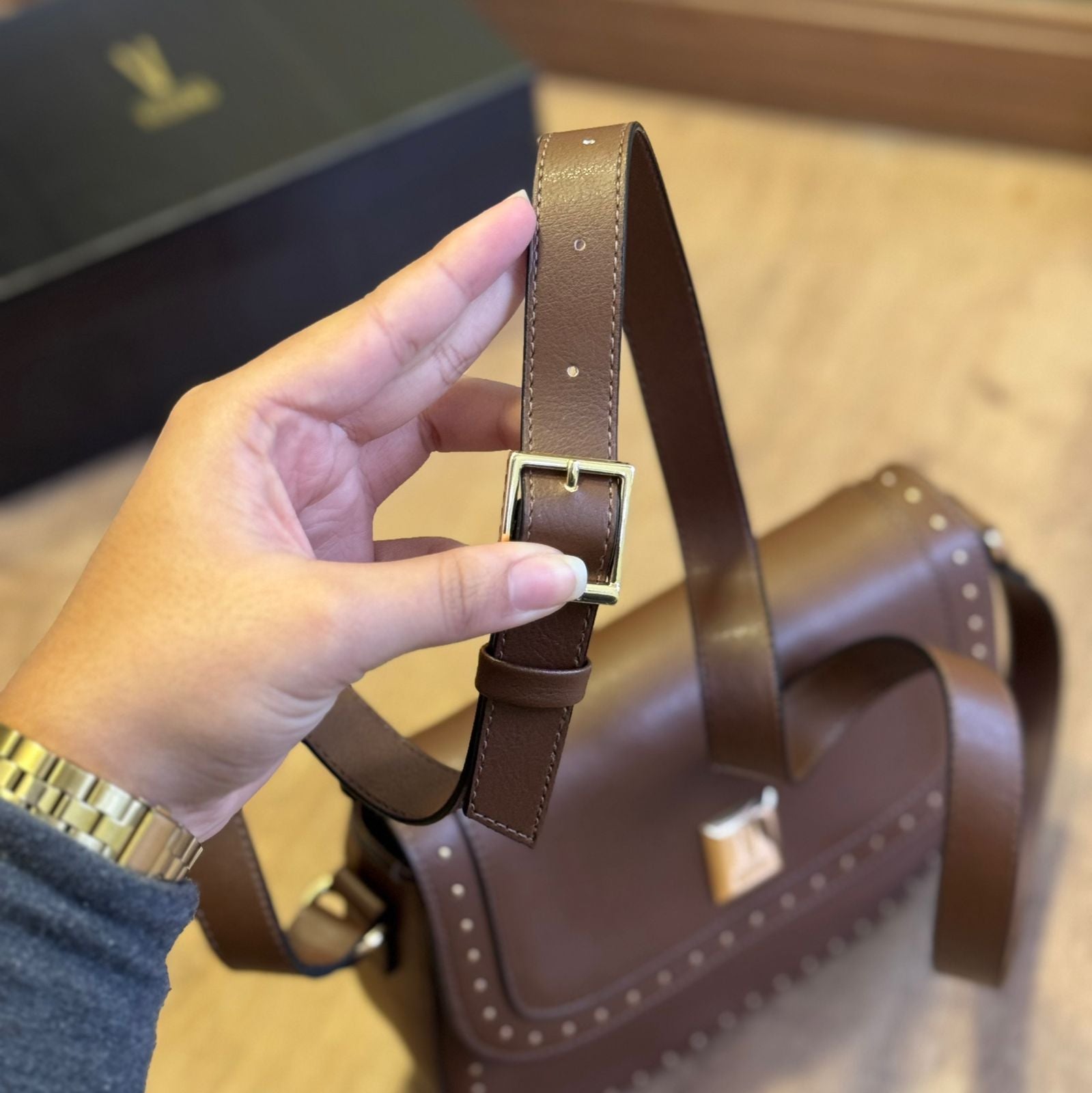 Bolsa Vizzano Placa Dourado 10085.2