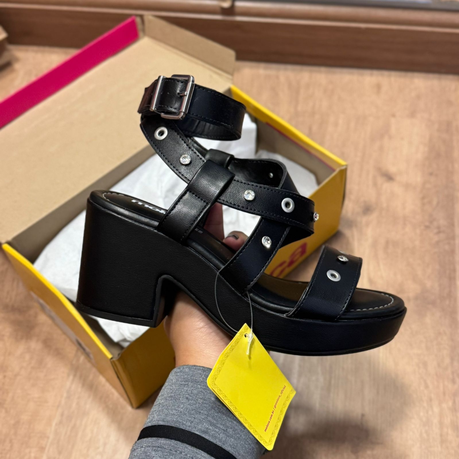 Tamanco Moleca com Ajuste e Tiras Grossas 5549.106