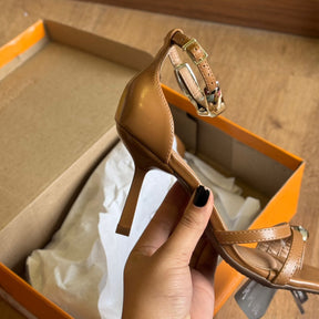 Salto Beira Rio Detalhe Dourado no Dedo e Calcanhar 8490.314