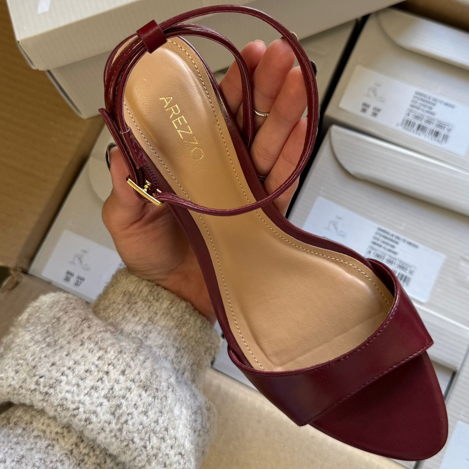 Sandália Salto Arezzo Livre e Solto A139220001