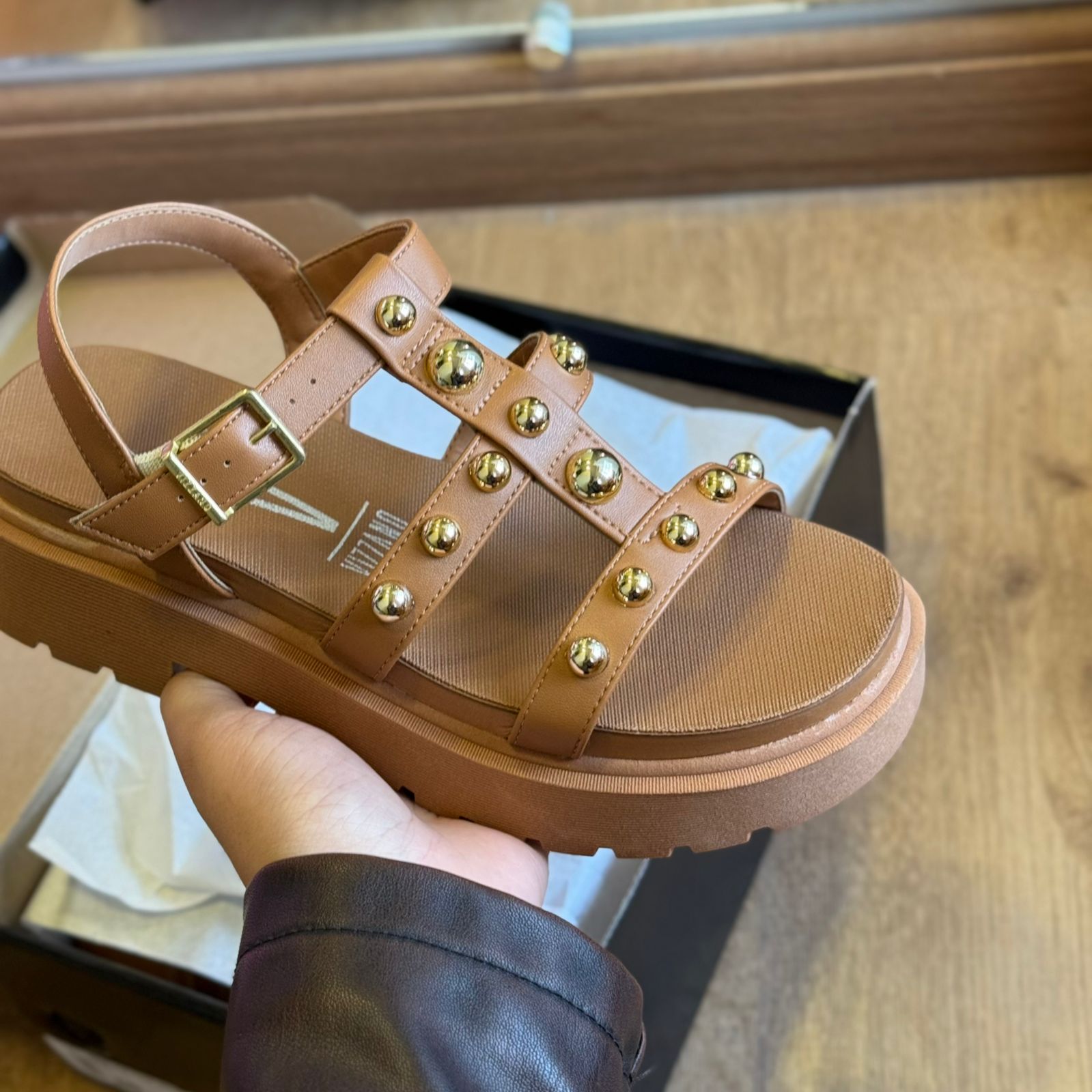 Sandália Vizzano Tratorado Pontinhos nas Tiras 6499.110.7286