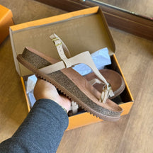 Sandália Beira Rio Plataforma Detalhe Dourado 8524.109