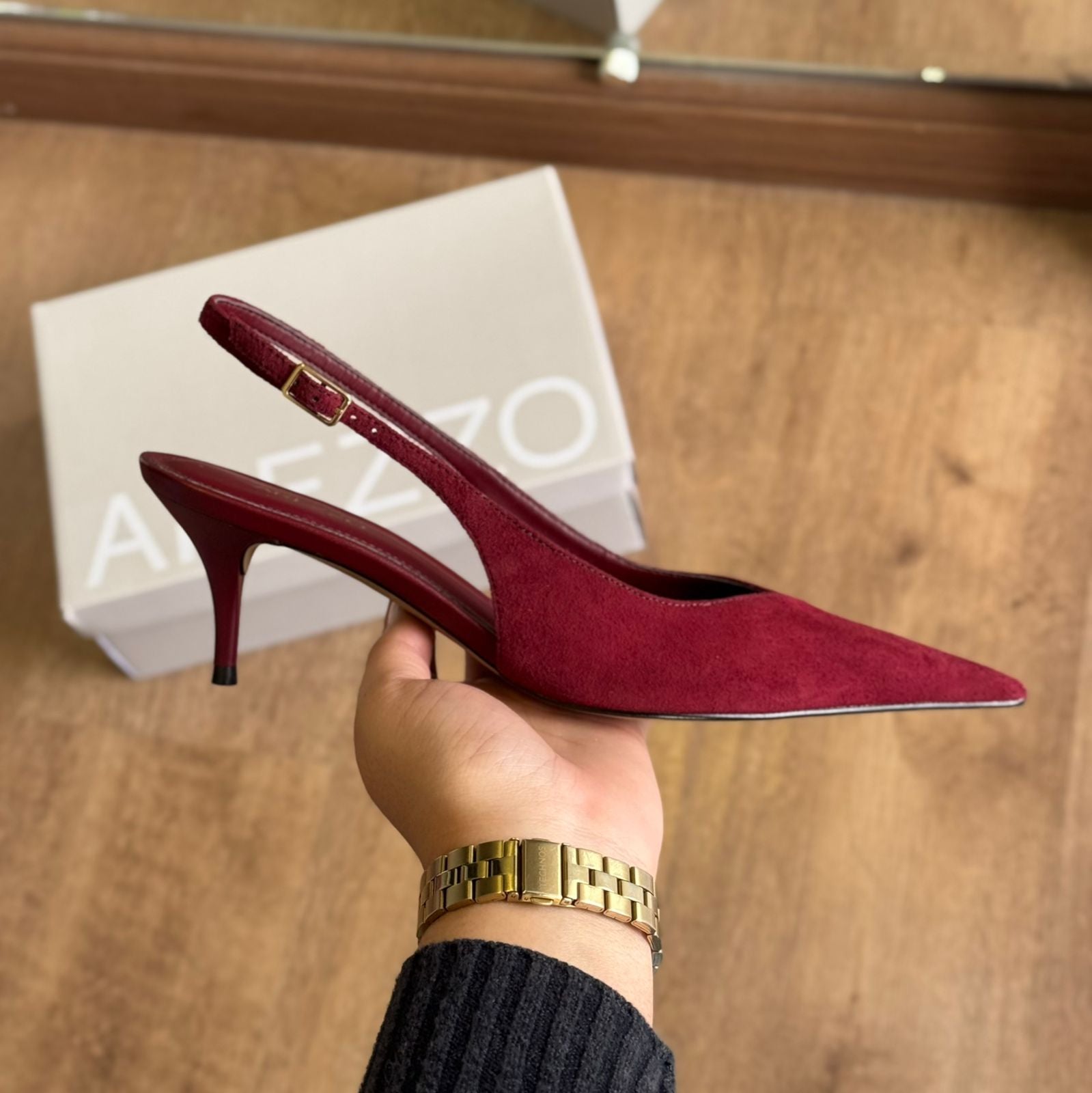 Scarpin Arezzo Camurça Salto Kitten Slingback A138550002