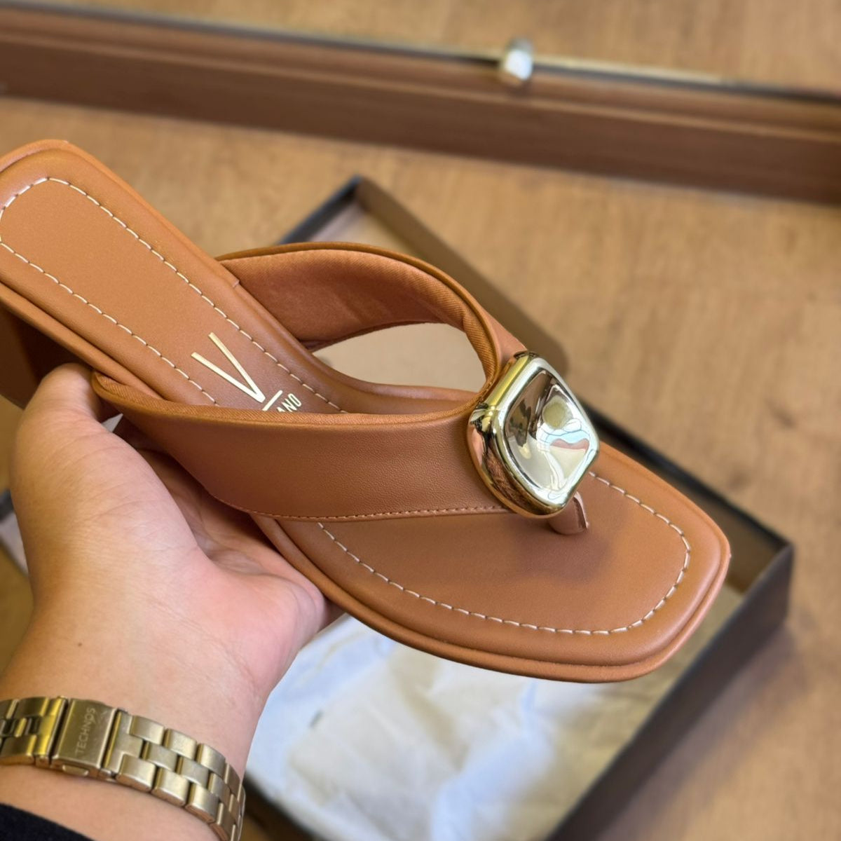 Sandália Vizzano Quadrado Dourado 6530.104