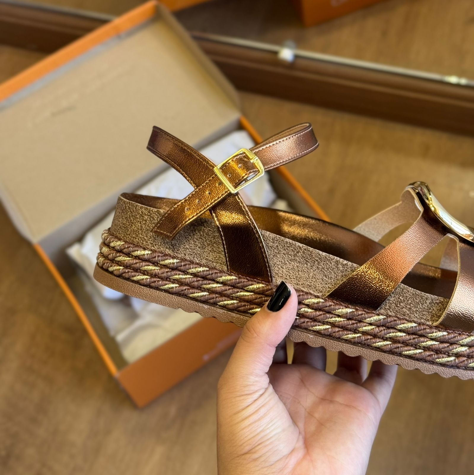 Sandália Papete Beira Rio Circulo Dourado 8546.207