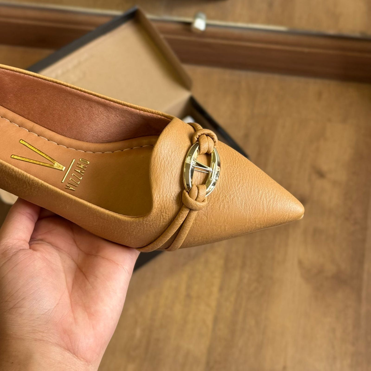 Sapatilha Vizzano Detalhe V Dourado 1206.1004