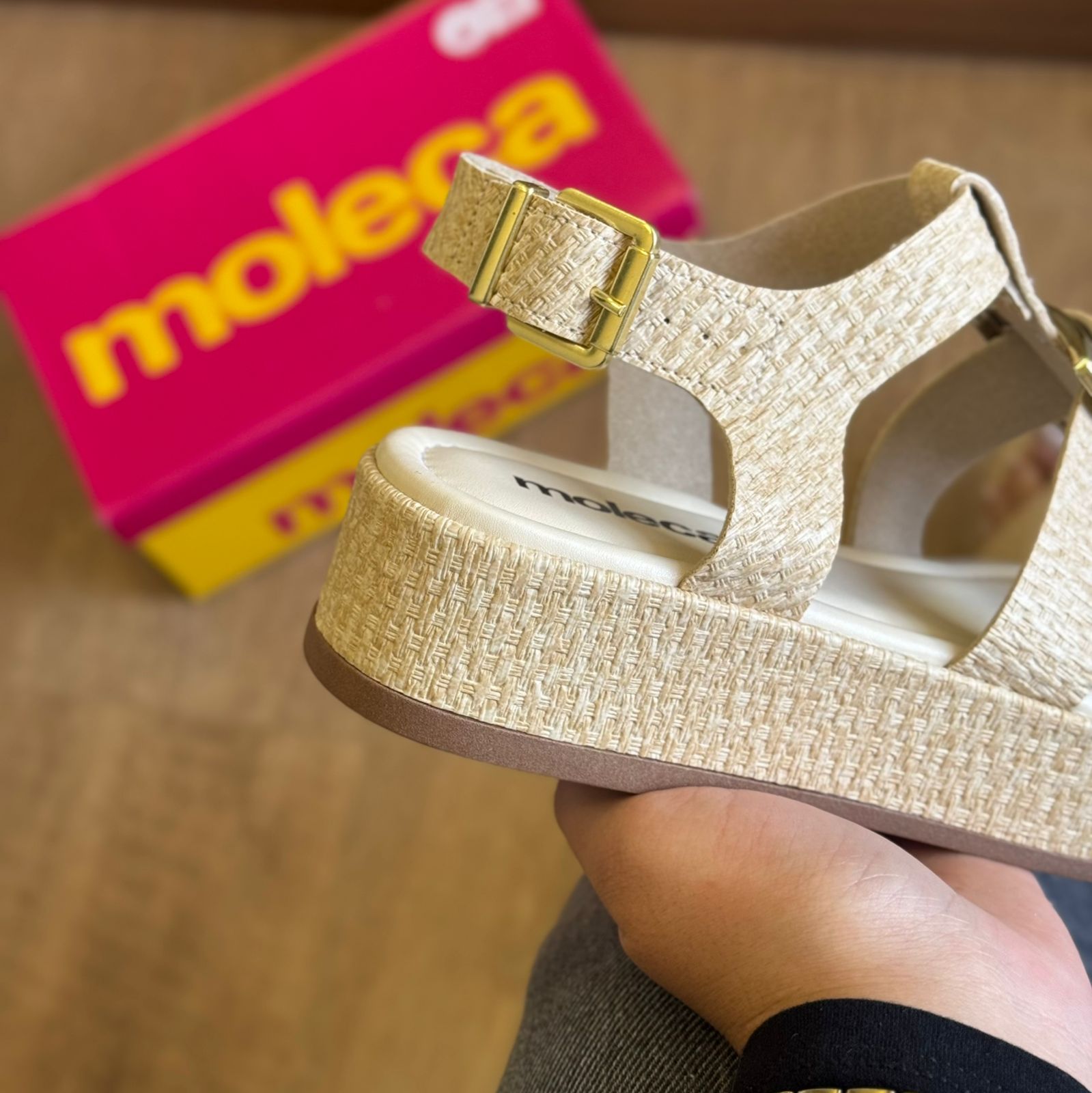 Sandália Moleca Napa Tresse Detalhe Dourado 5553.103