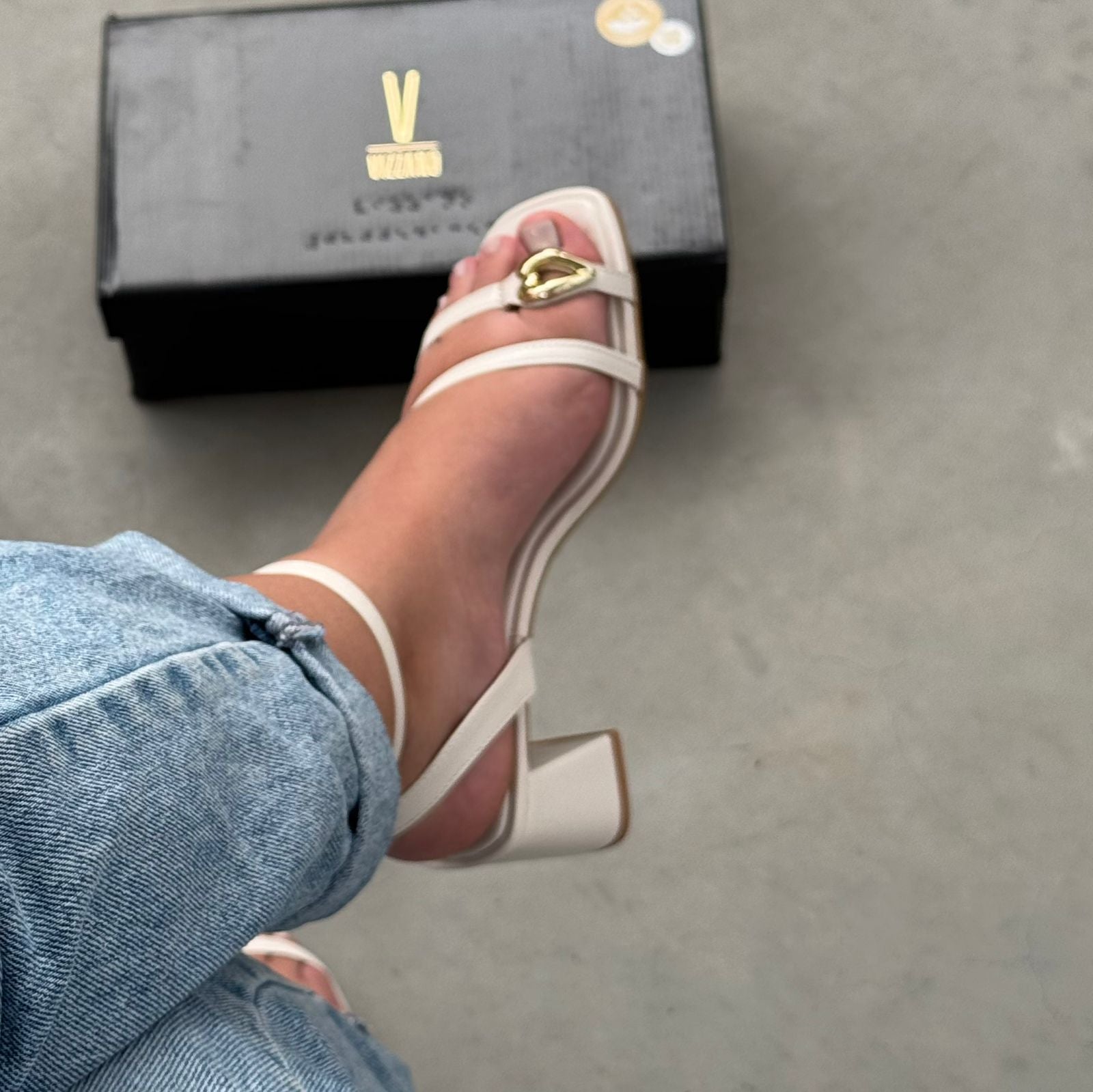 Sandália Vizzano Ouro Fino 6530.105