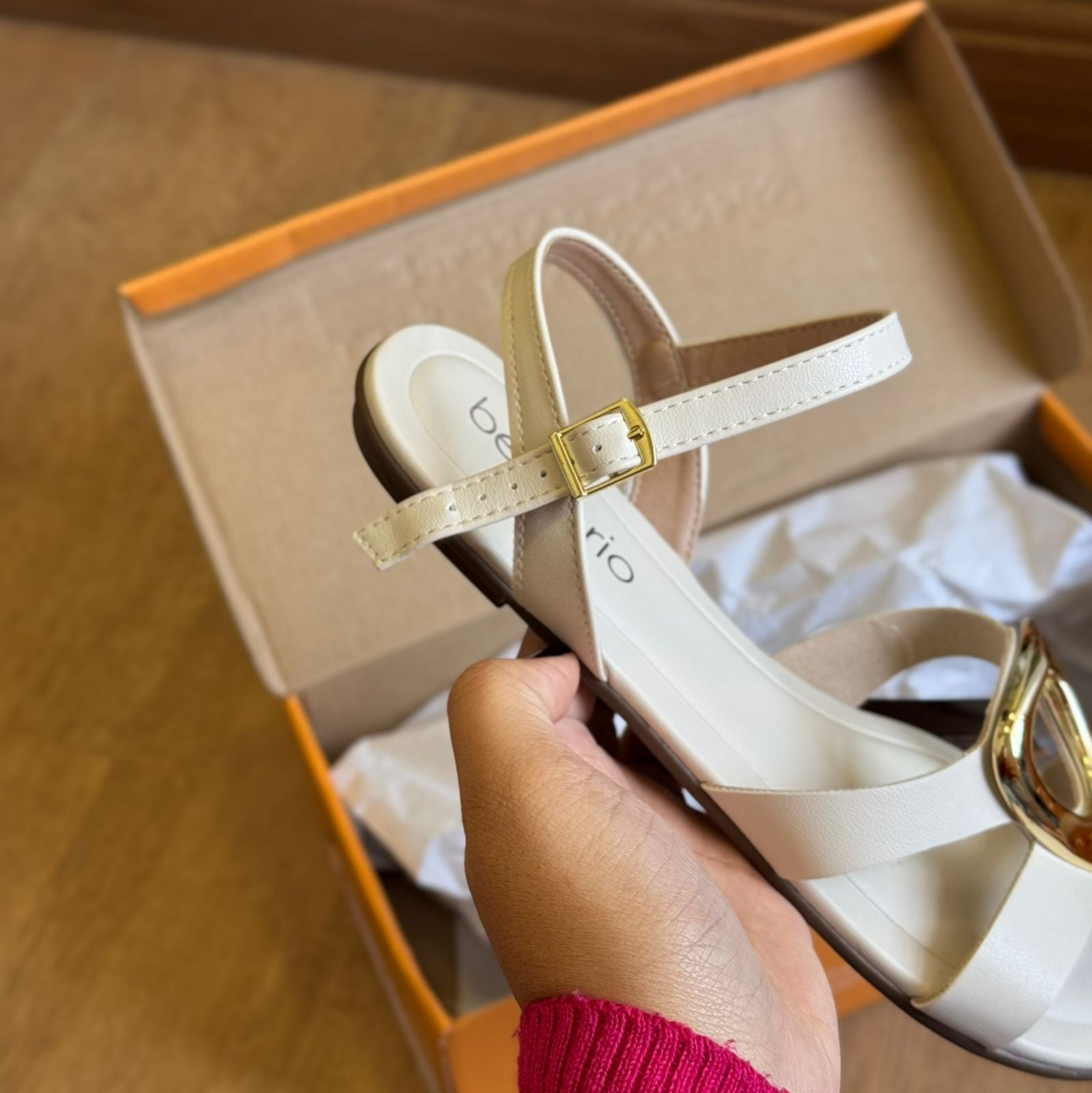 Sandália Rasteira Beira Rio Circulo Dourado nas Tiras 8367.872